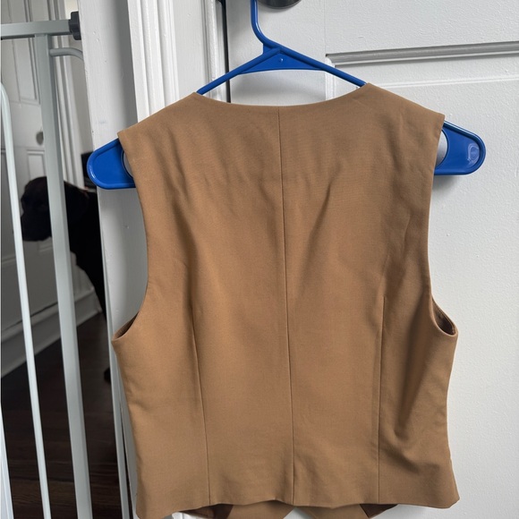 Zara Tan Button-Up Vest - Picture 2 of 5